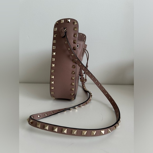 Authentic Valentino rockstud handbag - Picture 3 of 6
